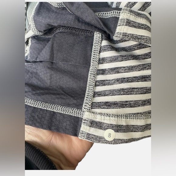 Lululemon Run Trail Tech Cross Neck Stripe Pulpover Gray White - Picture 5 of 5